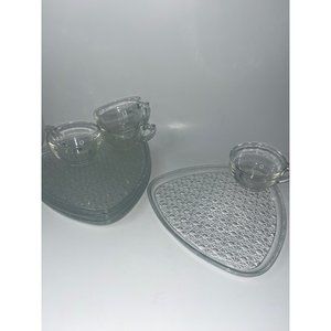 Set of 4 (8 pieces) Anchor Hocking Triangle Clear Daisy Button Snack Sets